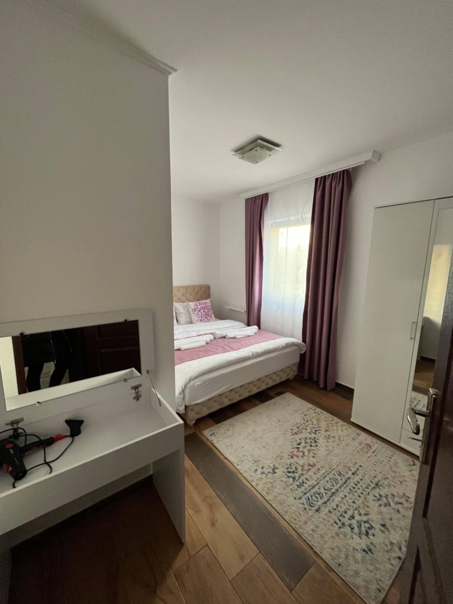 Airport Sky Apartments Lux Белград Екстериор снимка